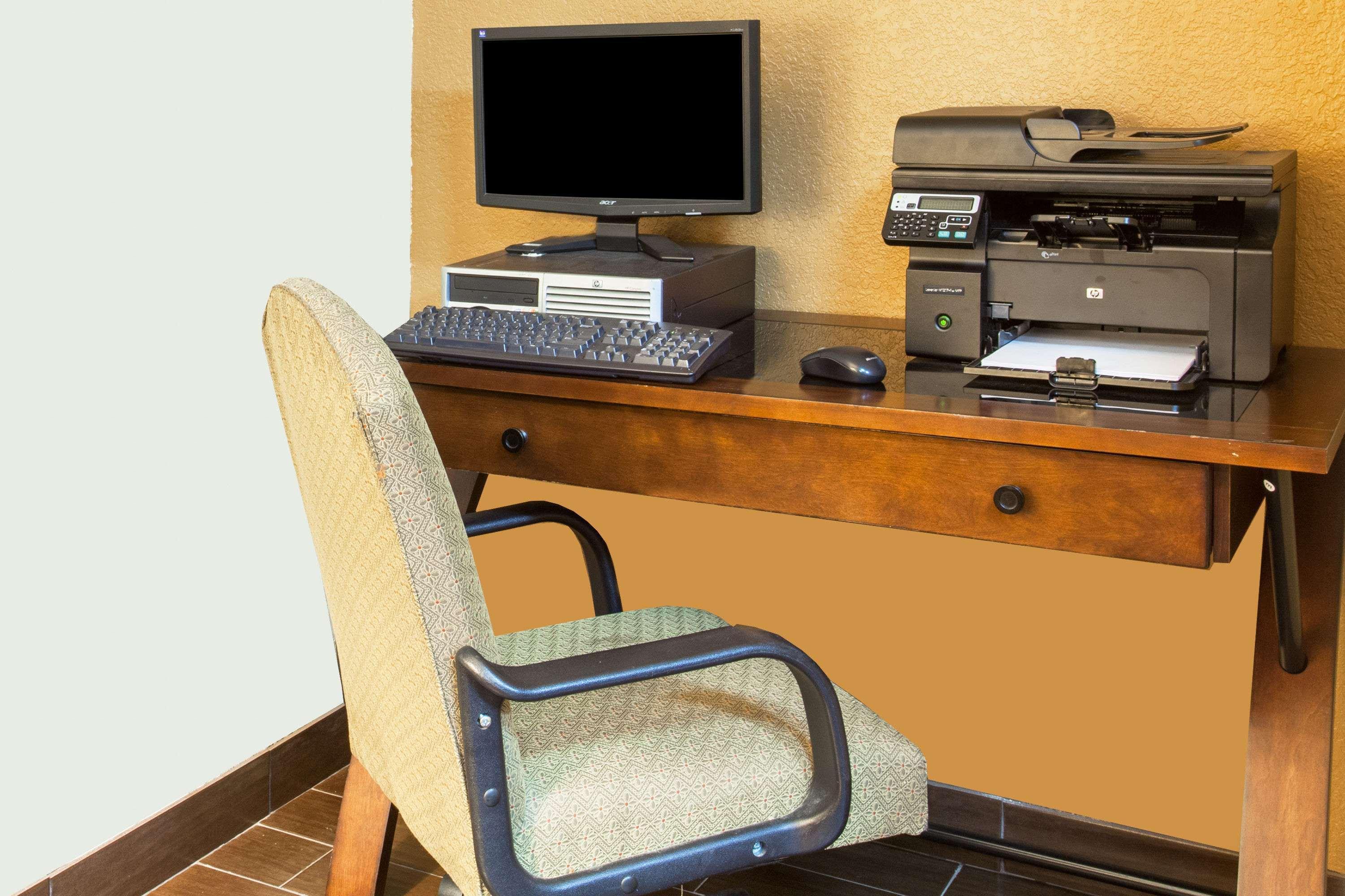 Clarion Inn & Suites Near The Leconte Center Pigeon Forge Kültér fotó