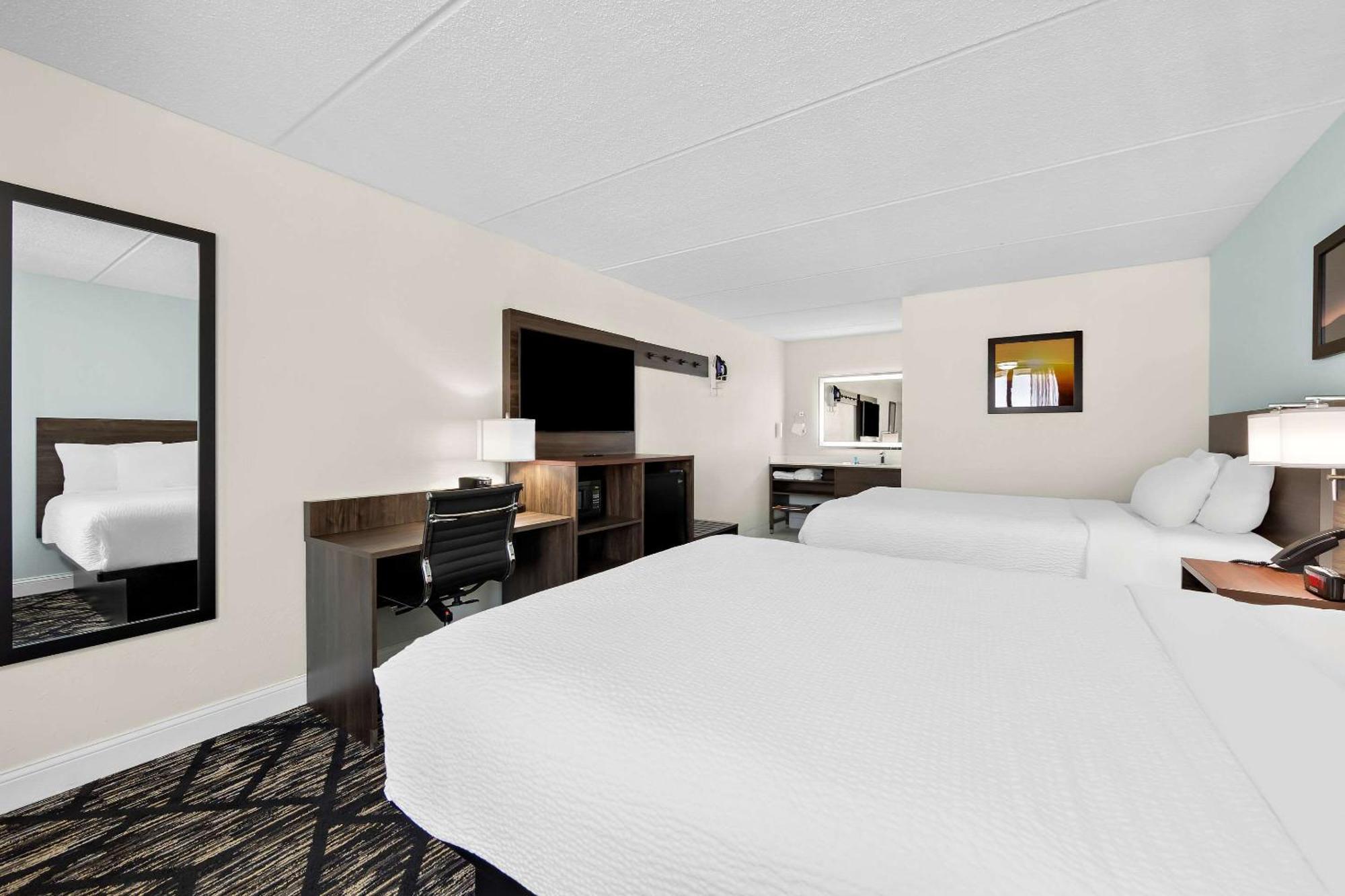 Clarion Inn & Suites Near The Leconte Center Pigeon Forge Kültér fotó